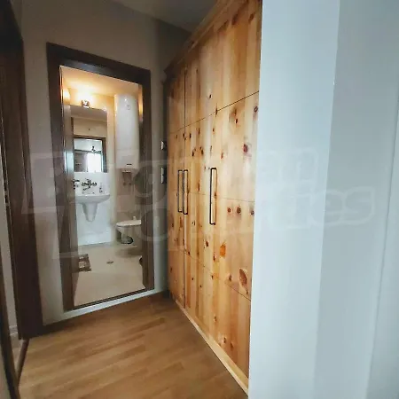 Private In Cornelia * Razłog